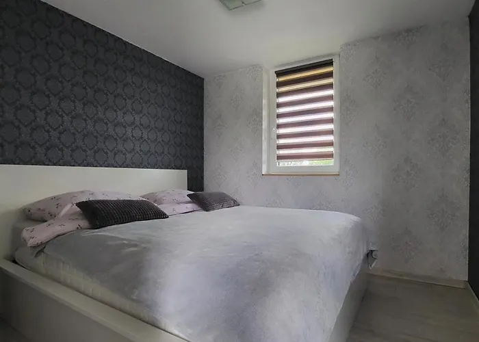 Chalet Brzezowka Nad Stawami